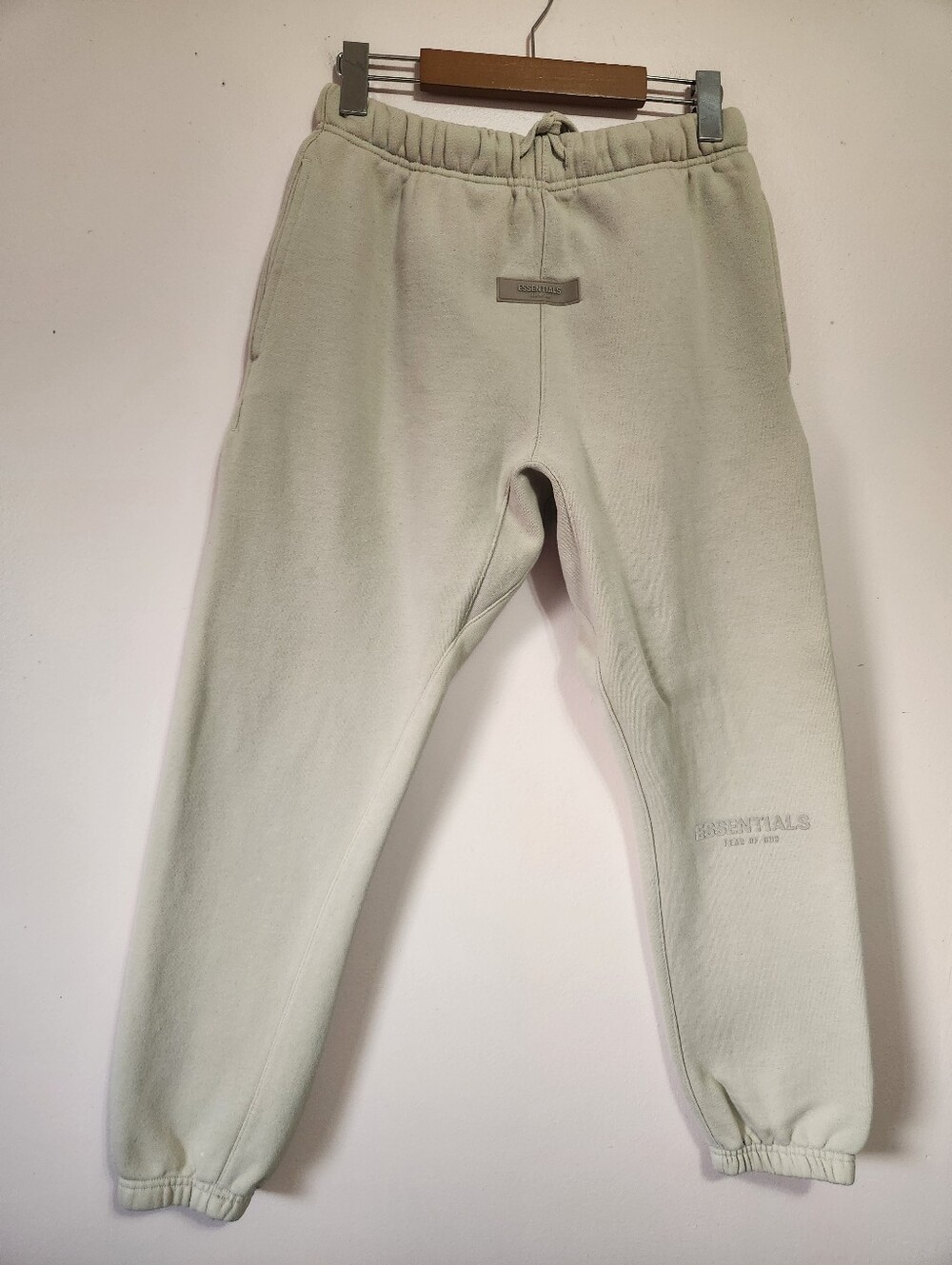 Fear of God ESSENTIALS Fleece Sweatpant Joggers Light Beige Cream XS GUC Neutral